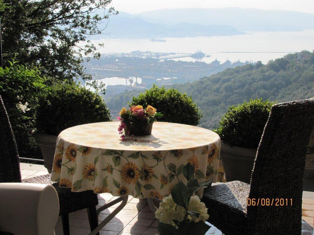 Arianna Hill House Bed & Breakfast La Spezia Exterior photo
